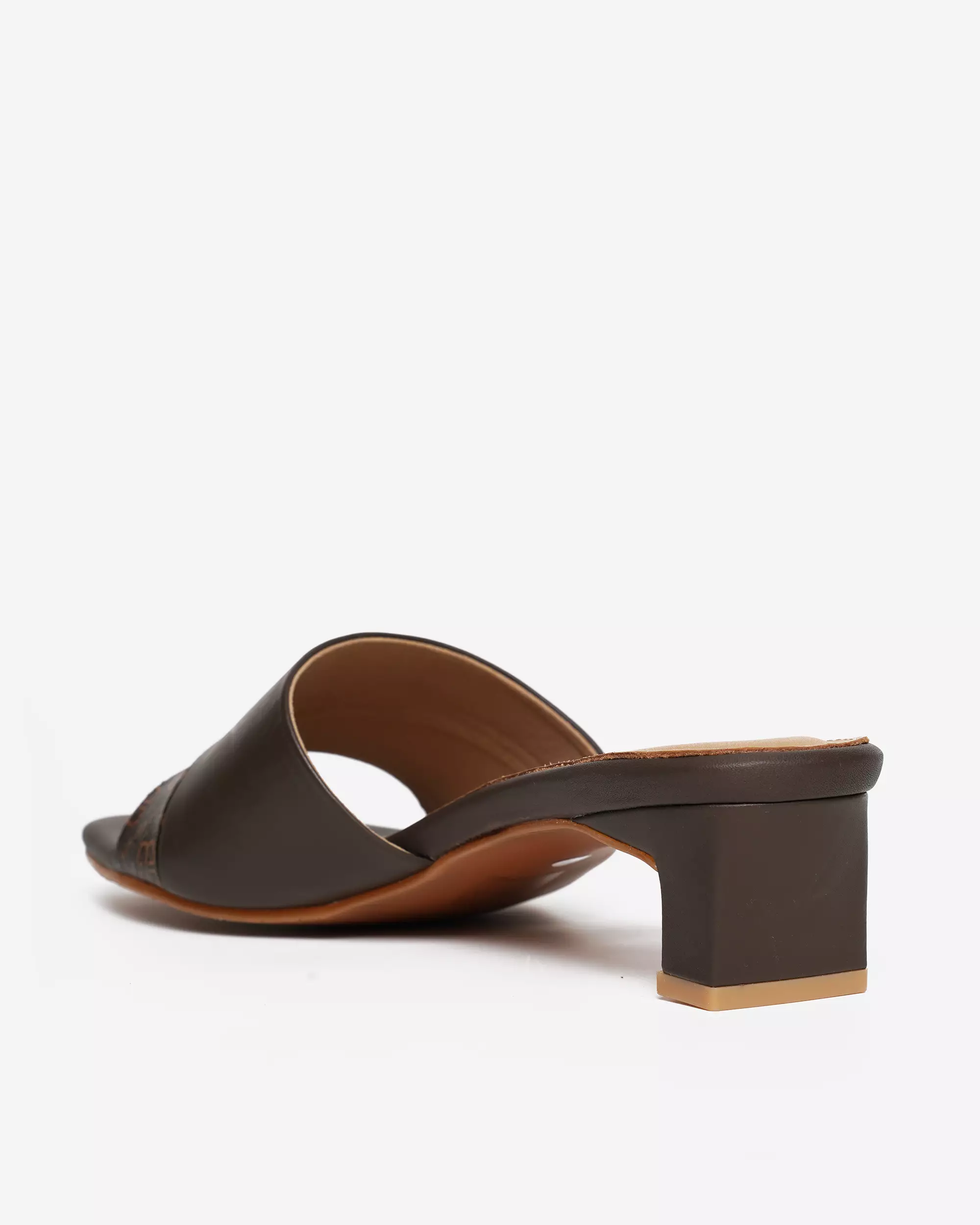 Buccheri Yacika Sandals Women Brown