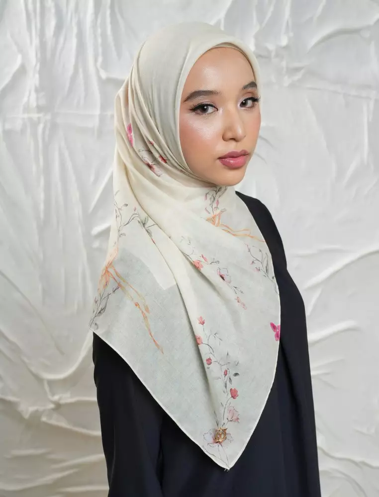 FLEUR Scarf Yellow - Kerudung Hijab Segiempat Motif With BOX - Bahan Nesla - Ukuran 115x115