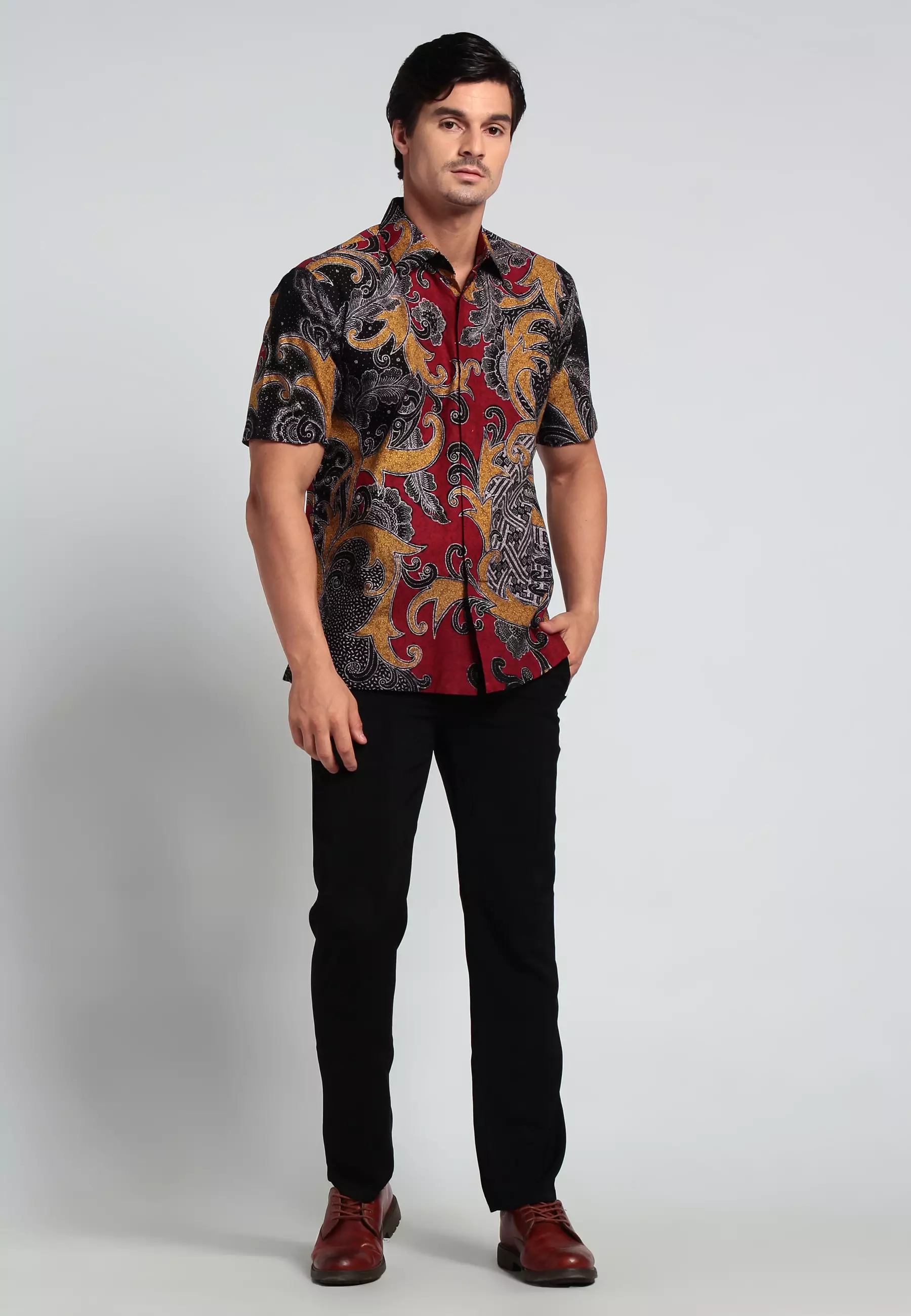 Hem Pinus Skotlandia Lengan pendek Slimfit