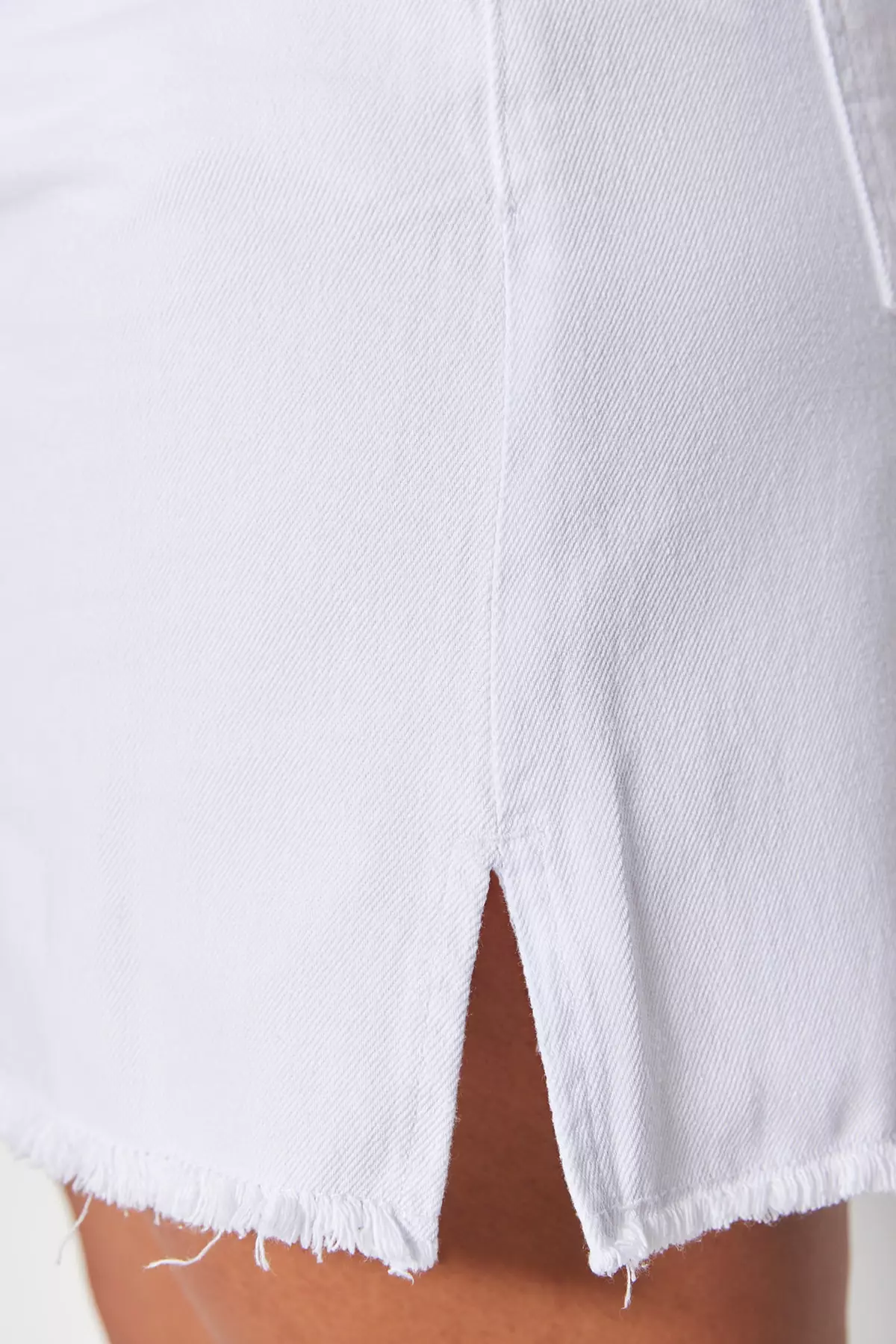 White bermuda shorts plus size outlet