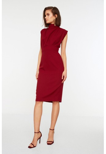 red collar dress