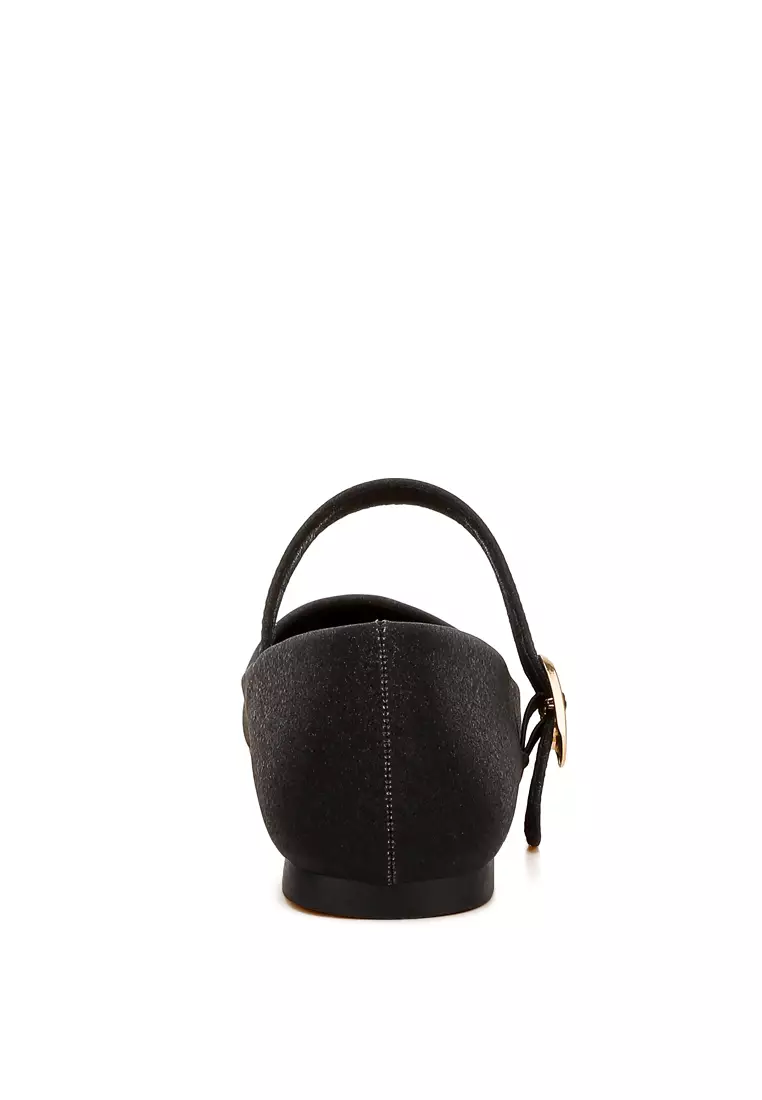 Balerina Gesper Pin Berkilau dalam Warna Hitam