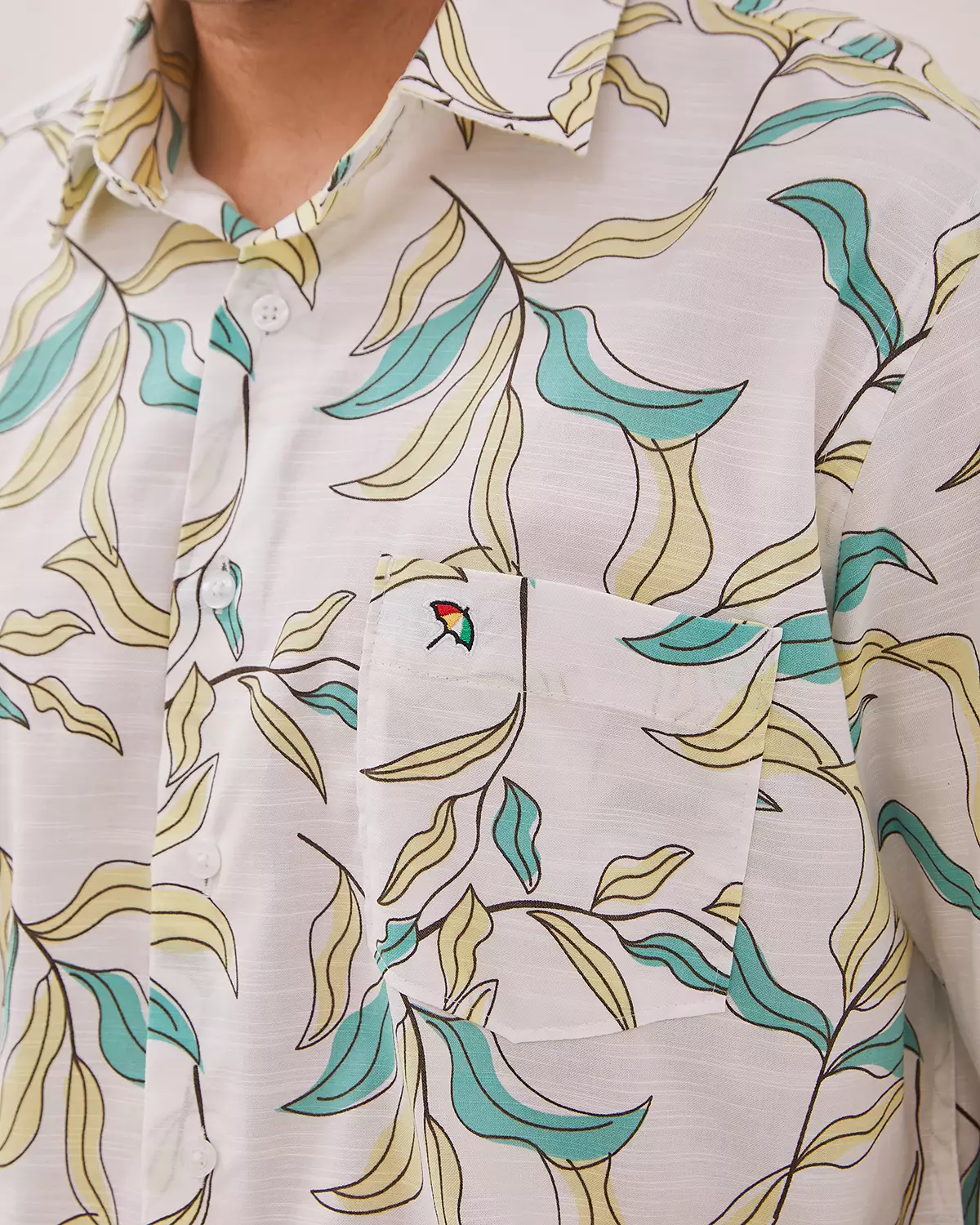 MEN'S WHITE SHORT-SLEEVED SHIRT
