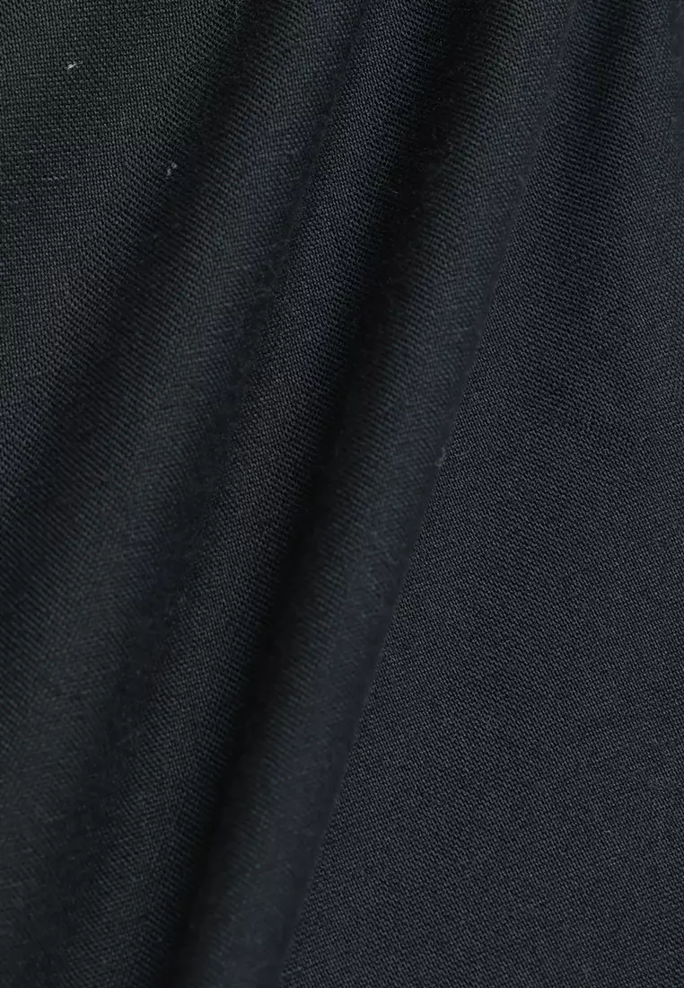 MANZONE - Kemeja Oxford Quick Dry Lengan Pendek Pria Jaxen 06 Modern Fit - Black Warna Black