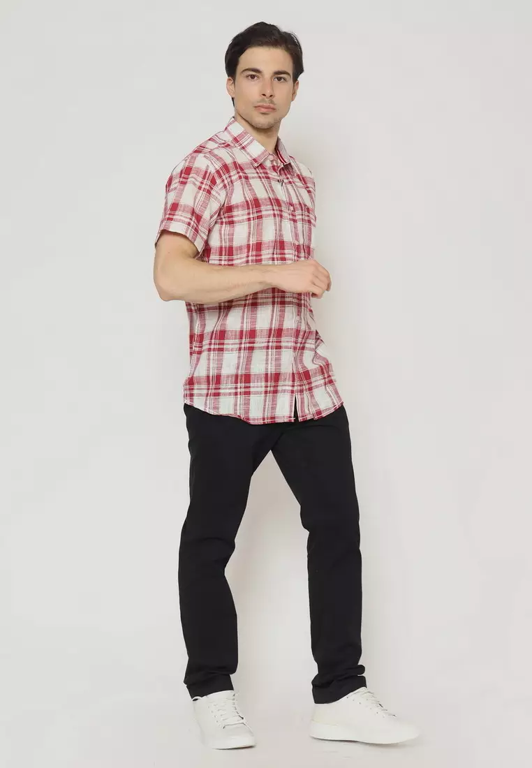 POLICE Kemeja Kotak Cotton Slub Merah Regular Fit Pria
