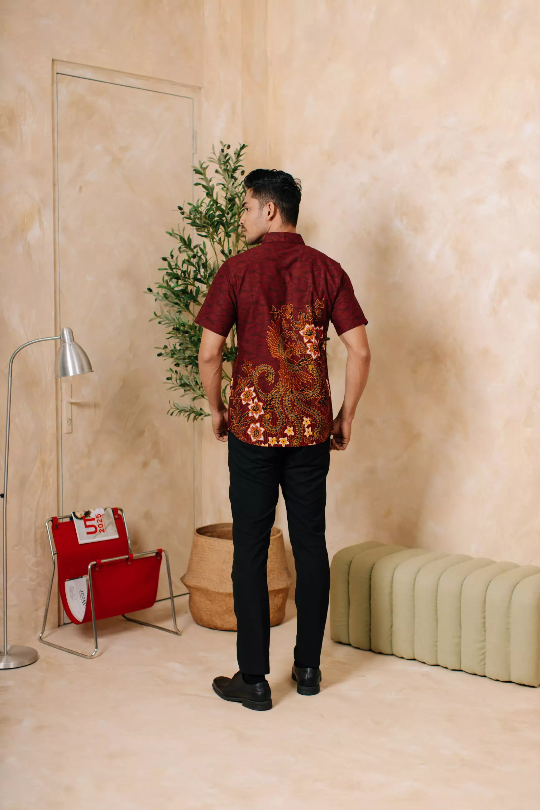 Anvaya Maroon Kemeja Pria  Pendek Slim Fit