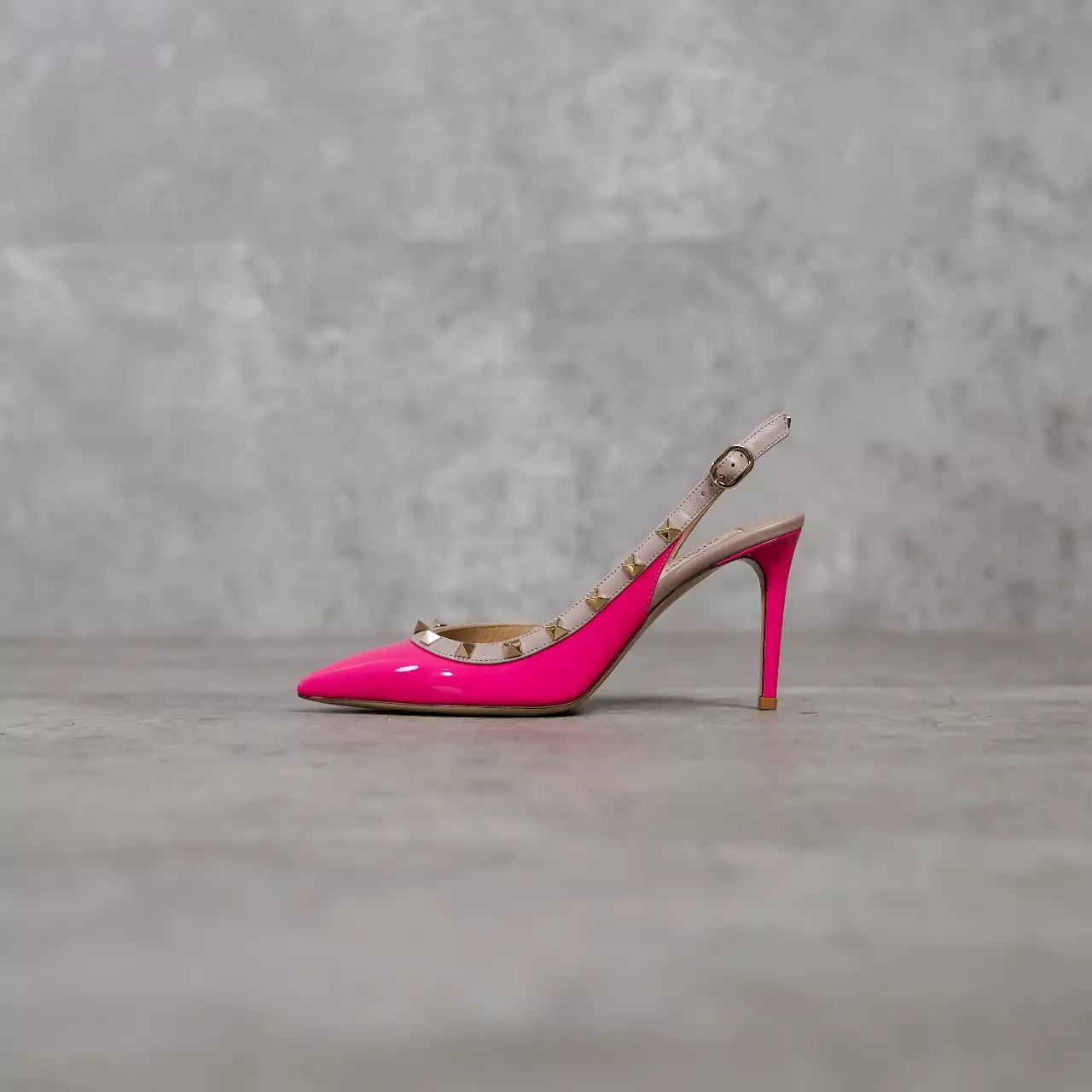 Jual Valentino Garavani Sepatu VALENTINO ROCKSTUD PINK SLING PUMP