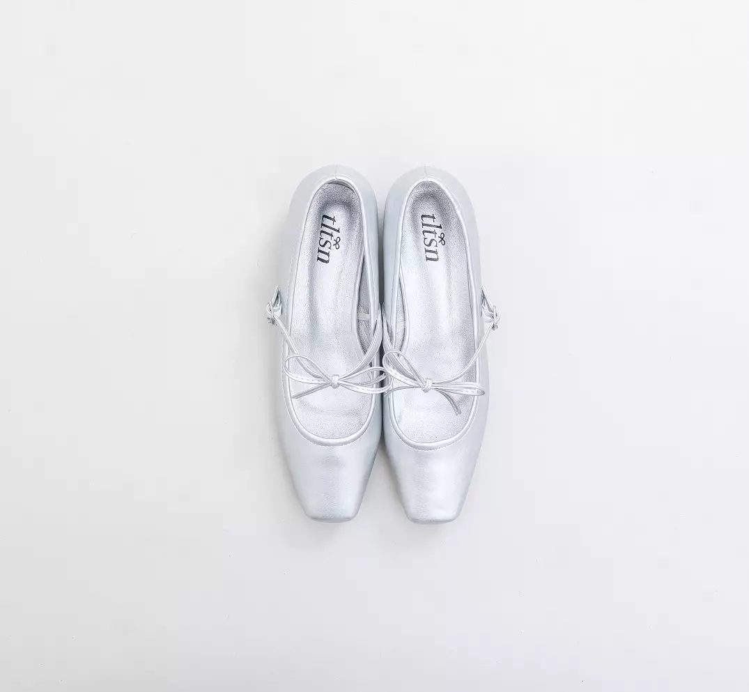 The Little Things She Needs - AGNES Flatshoes Sepatu Heels Wanita Silver