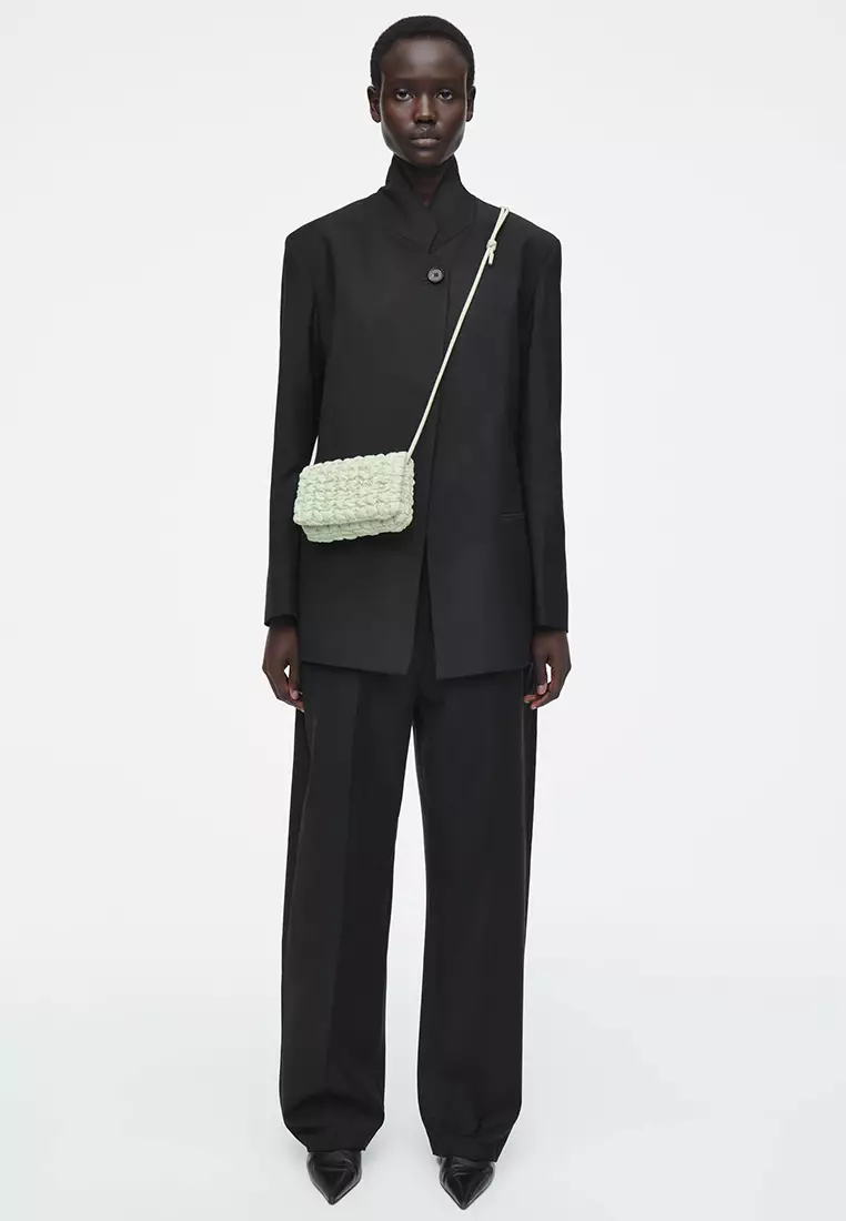 【COS】◆QUILTED CROSSBODY MESSENGER - GREEN◆1243112003◆ QUILTED CROSSBODY MESSENGER BAG - NYLON - GREEN | COS
