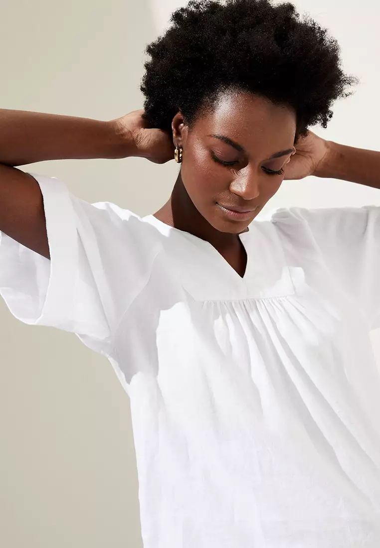 Linen Rich V-Neck Relaxed Blouse