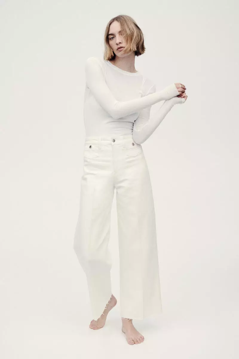 Wide High Waist Ankle Jeans