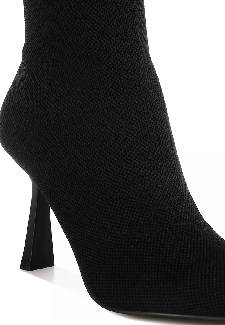 Sepatu Bot Kaus Kaki Rajutan Warna Hitam