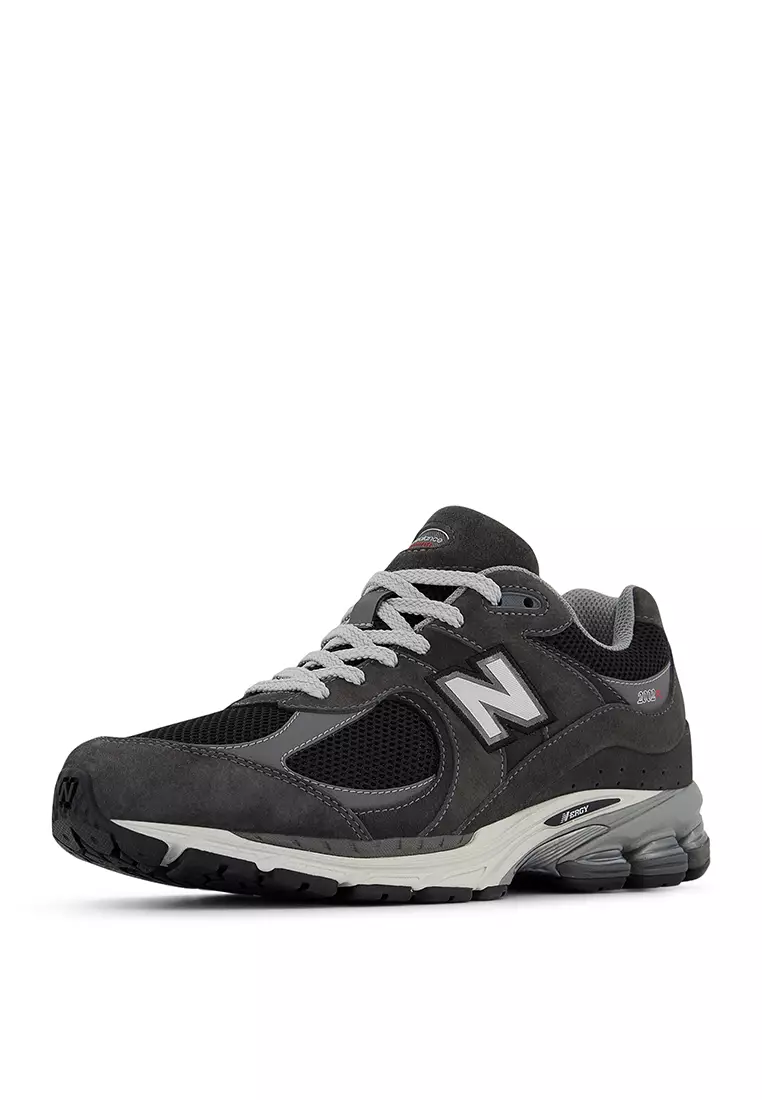 2002R Classic Lifestyle Shoes