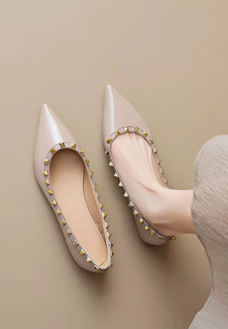 Pointed Rivets Microfiber Leather Flat Shoes WW2023-32