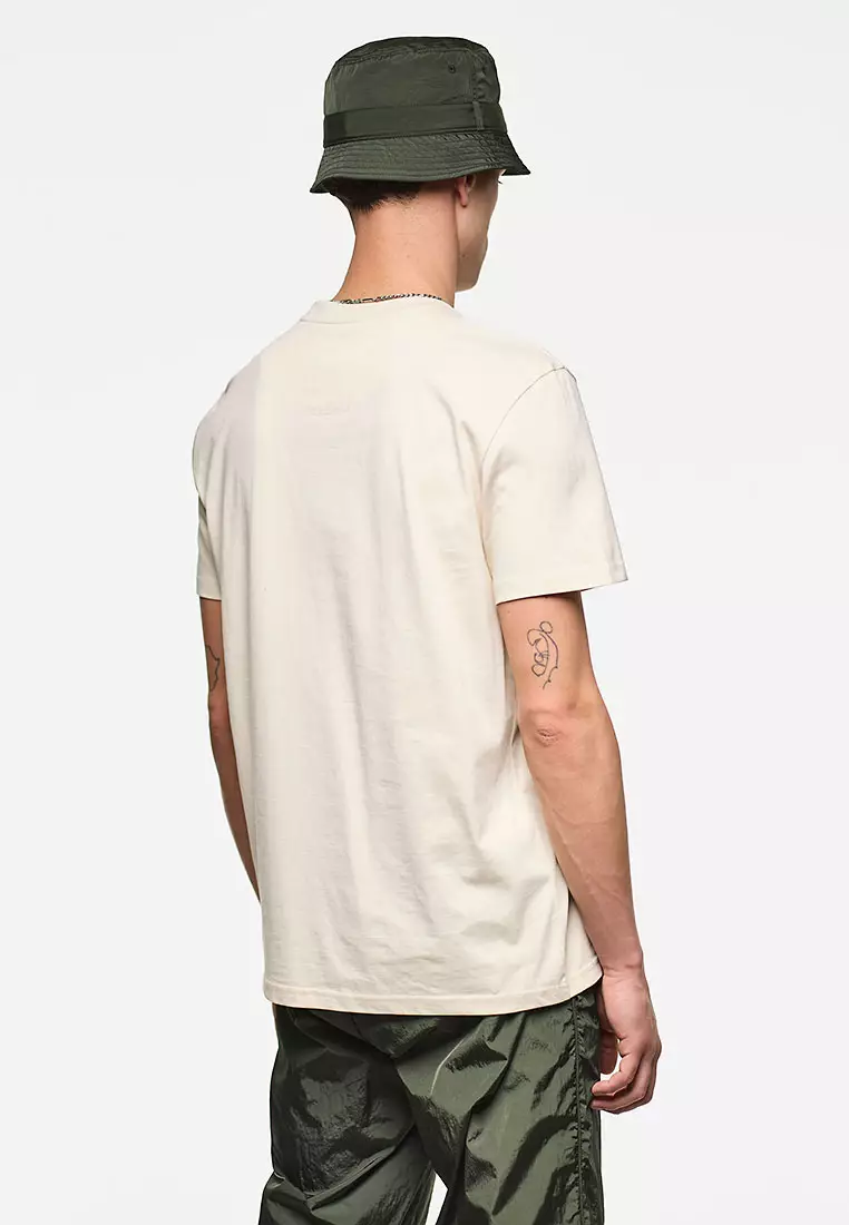 MENS CALCIUM SATURDAY GRAPHIC TEE