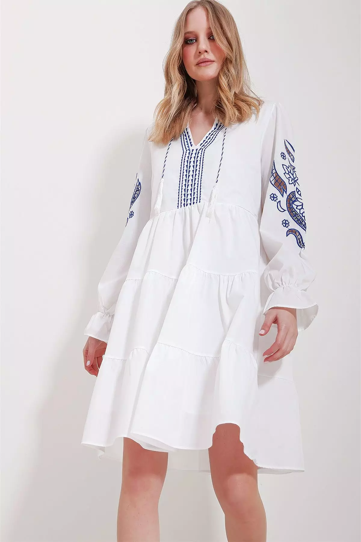 Women's White Judge Collar Lined Embroidery Embroidered Dress