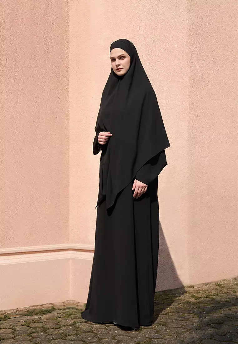 Kami Akifa Plain Abaya Black