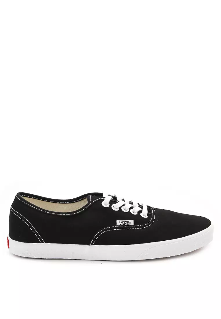 Low pro vans black and white deals