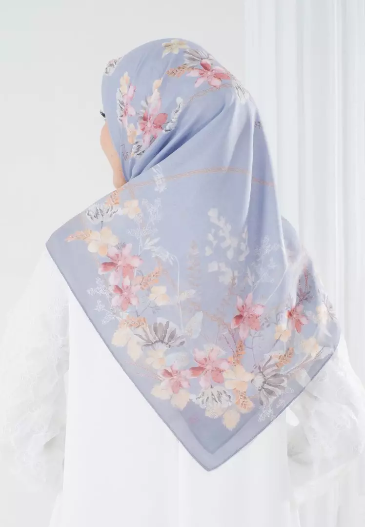 GERANIUM Print Scarf Light Grey - Kerudung Hijab Segiempat Motif With BOX - Bahan Nesla - Ukuran 115x115