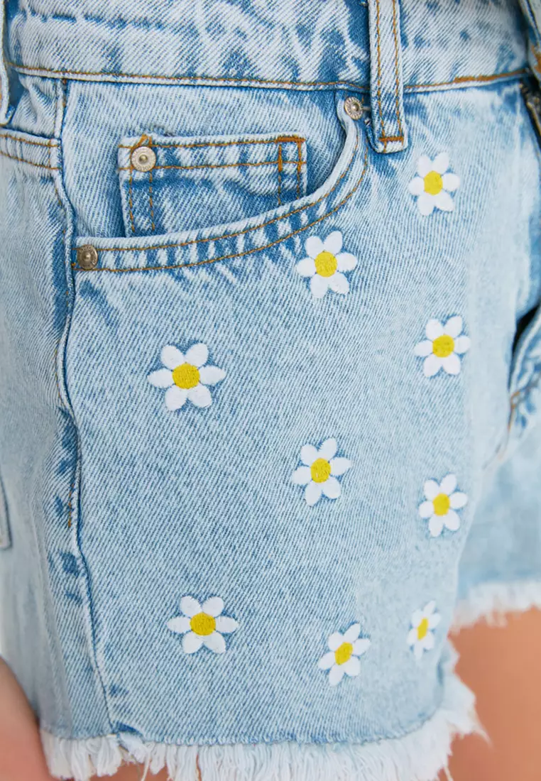 Daisy Embroidery Shorts