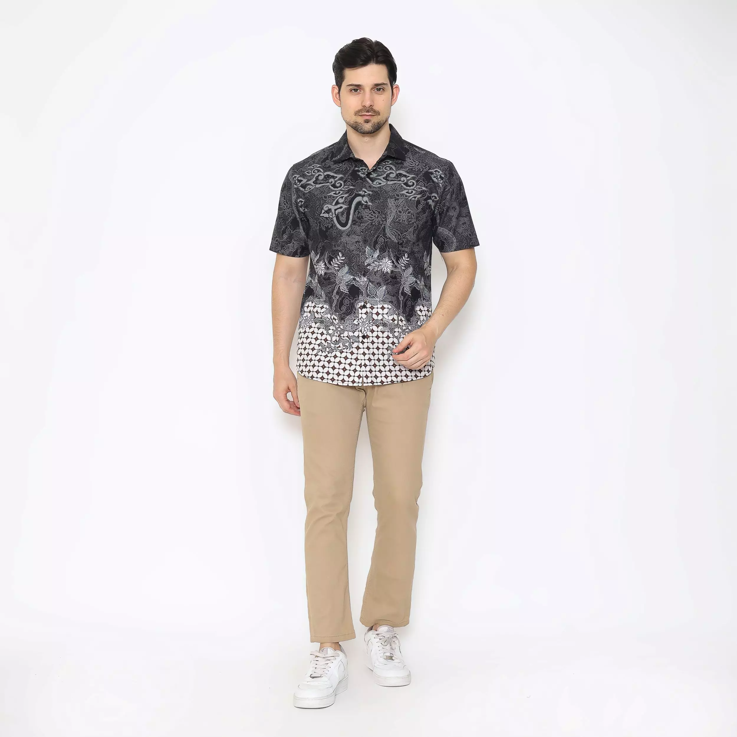 AMK Kemeja Batik Pria Lengan Pendek SHB Jelani Ss Black