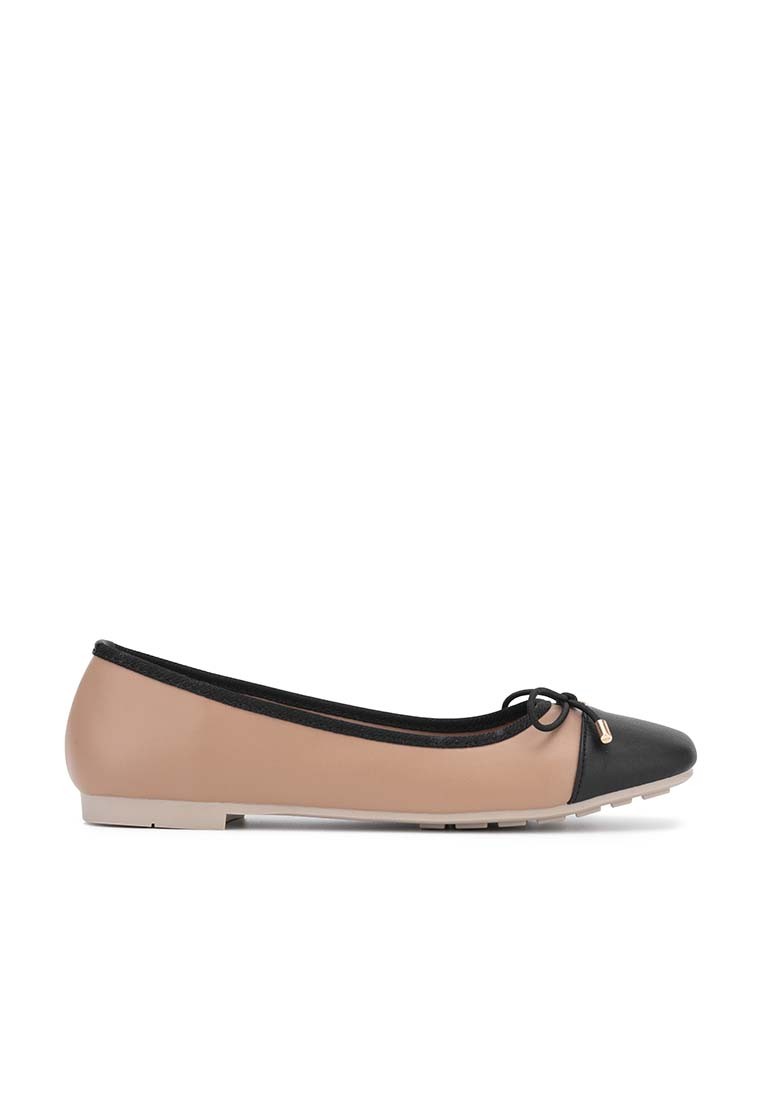 DUO TONE BOW TIE FLAT PUMP