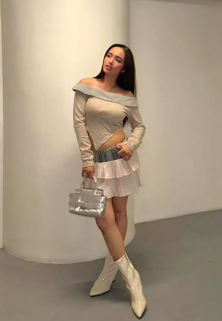 Fantasy Heel Patent Faux Leather Boots in Beige