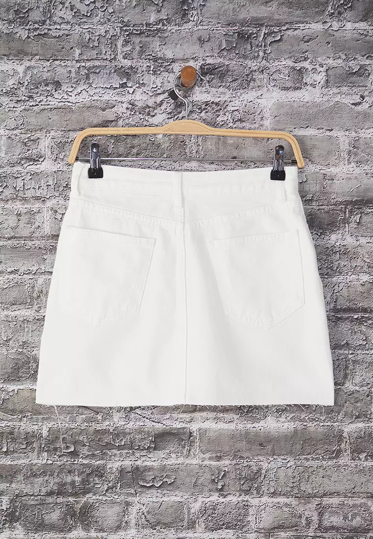 White Ripped Detailed Cut-Out High Waist Mini Denim Skirt TWOSS25ET00132