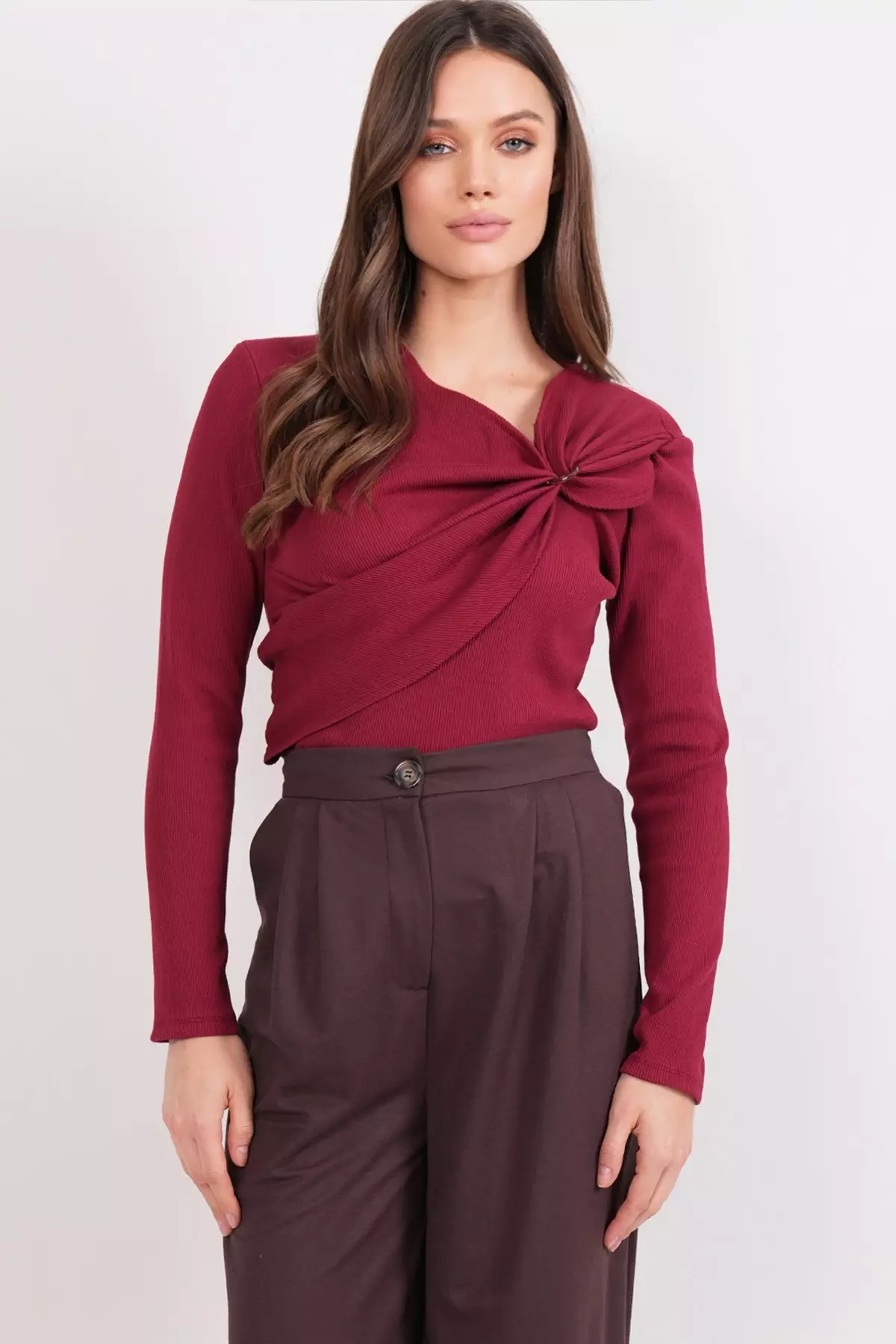 Women'S Burgundy Asymmetrical Neckline Accessory Detail Shirred Camisole Blouse Alc-X14357