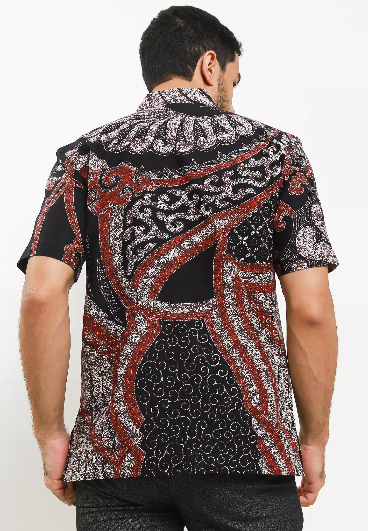Hem Arabella Batik Slim fit Pria lengan Pendek Kemeja Batik Slimfit Pria Lengan Pendek -Brown Black