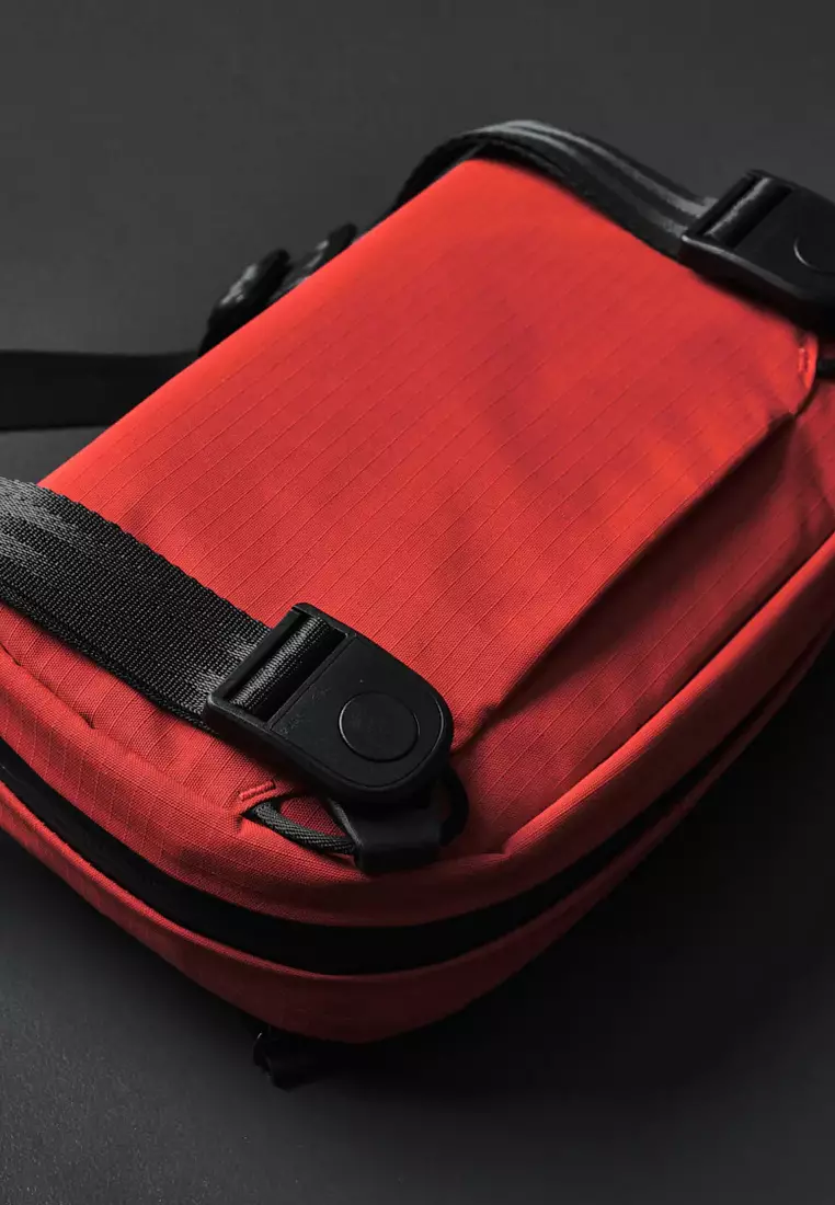 Alpaka Toiletry Bag - Red