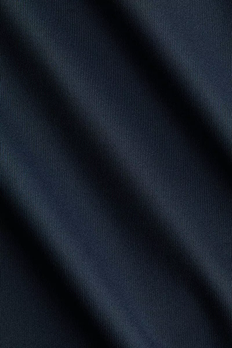 Long-sleeved microfibre top