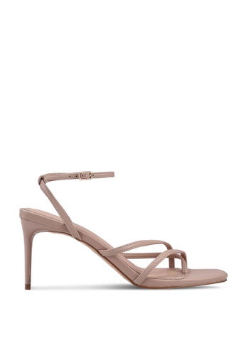 heels forever new
