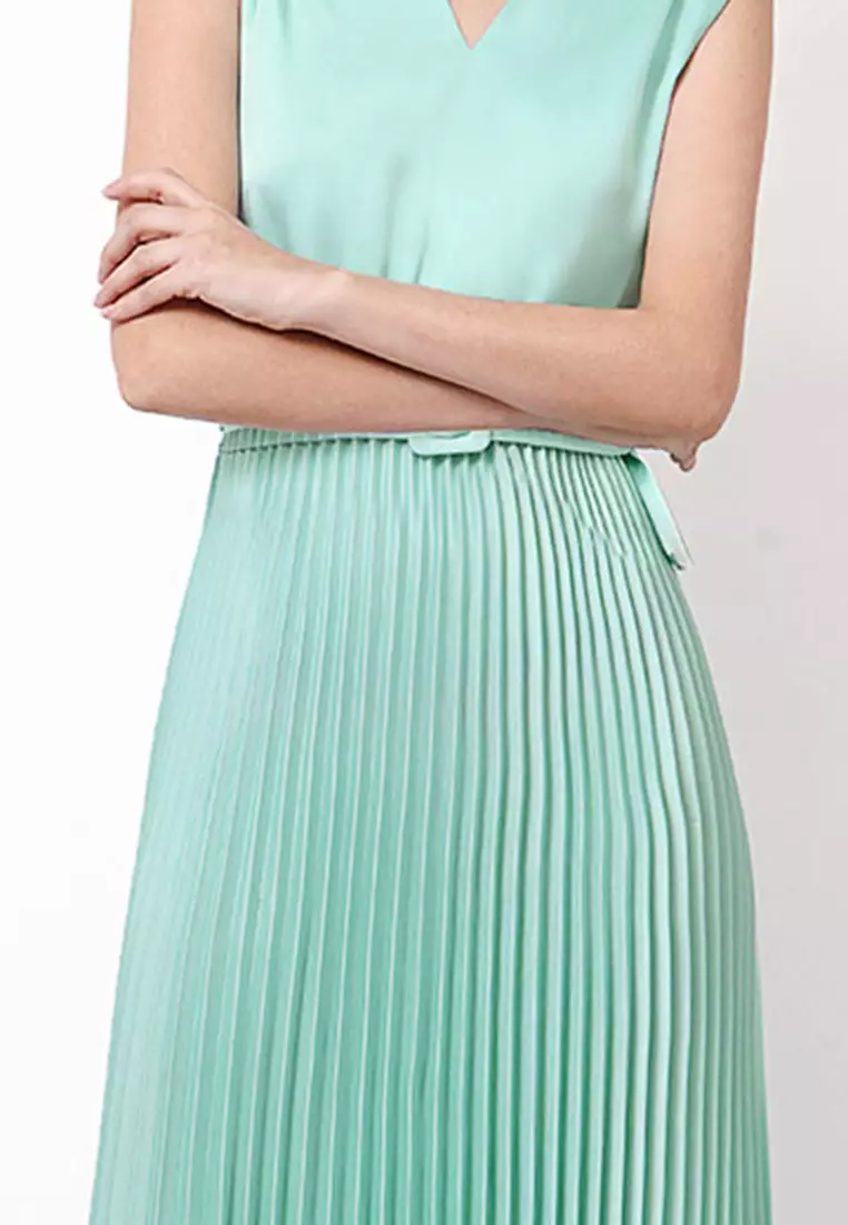 Sleeveless Pleated Midi Dress