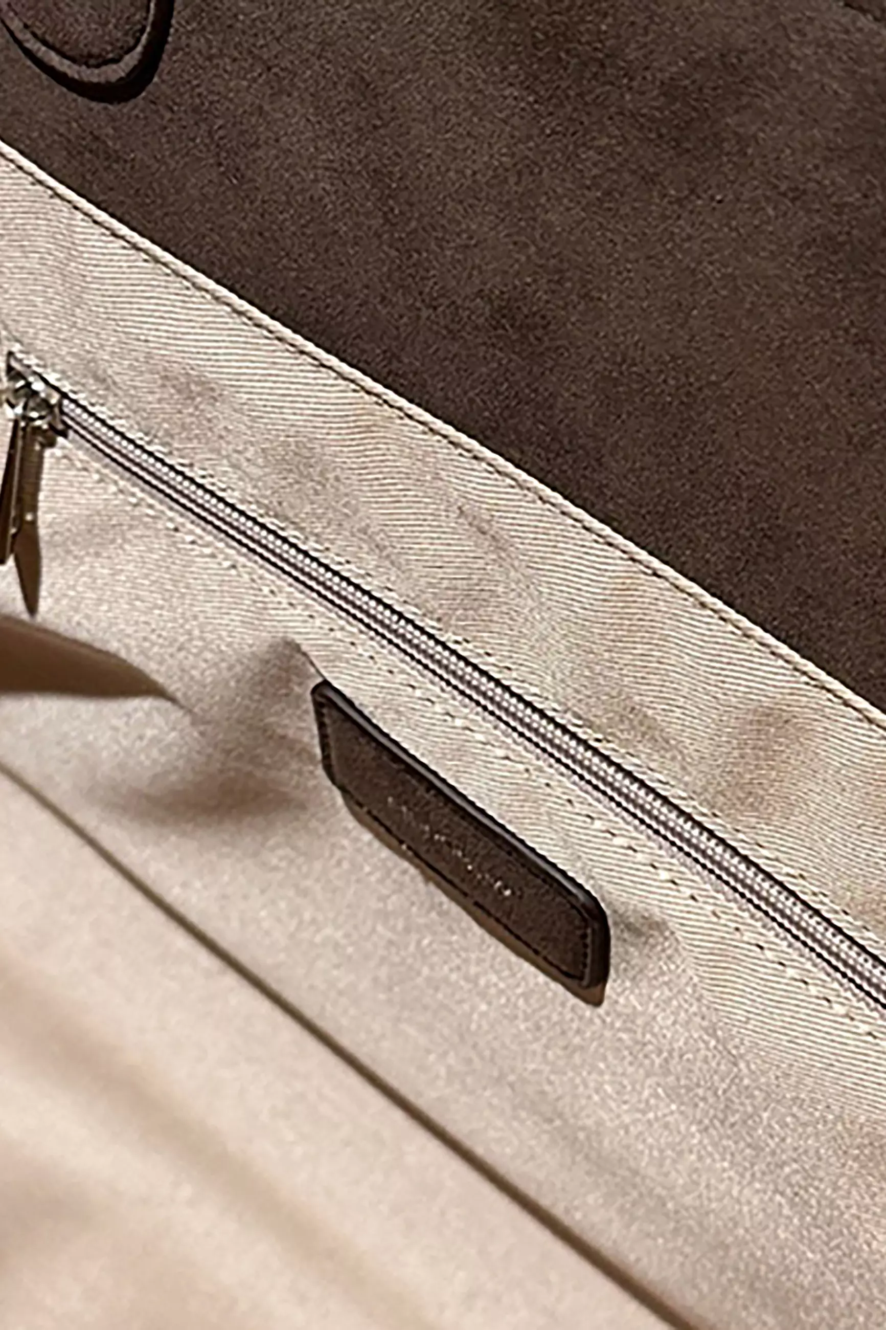 Tas Monorow - Blanc Suede Large - Official Bobo Tokyo