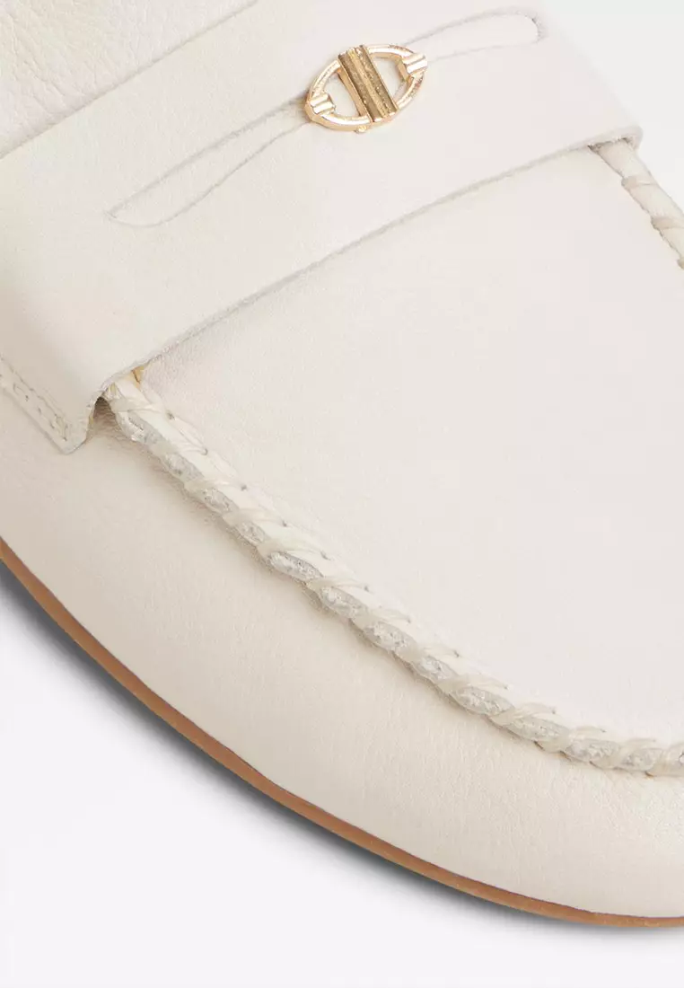 Wylaena Loafers