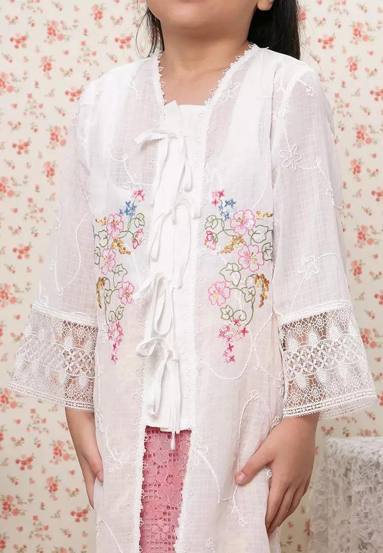 AYANA EMBROIDERED KEBAYA SET