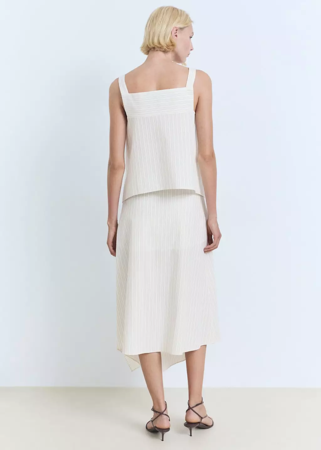 Rok asimetris garis-garis