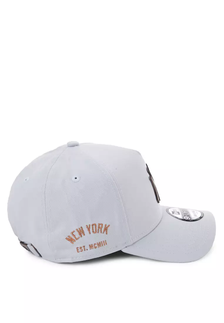 9Forty AF New York Yankees Metal Badge Bronze