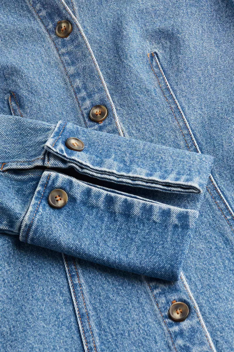 Fitted denim shirt