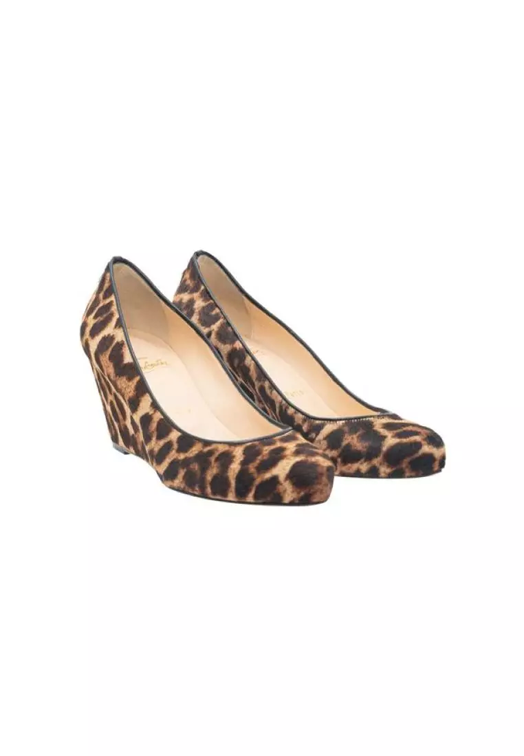 Christian louboutin 2025 leopard wedges