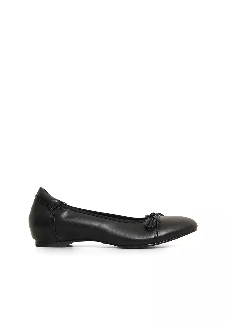 Discount on CLN  shoes - SKU: Westin Wedge Pumps