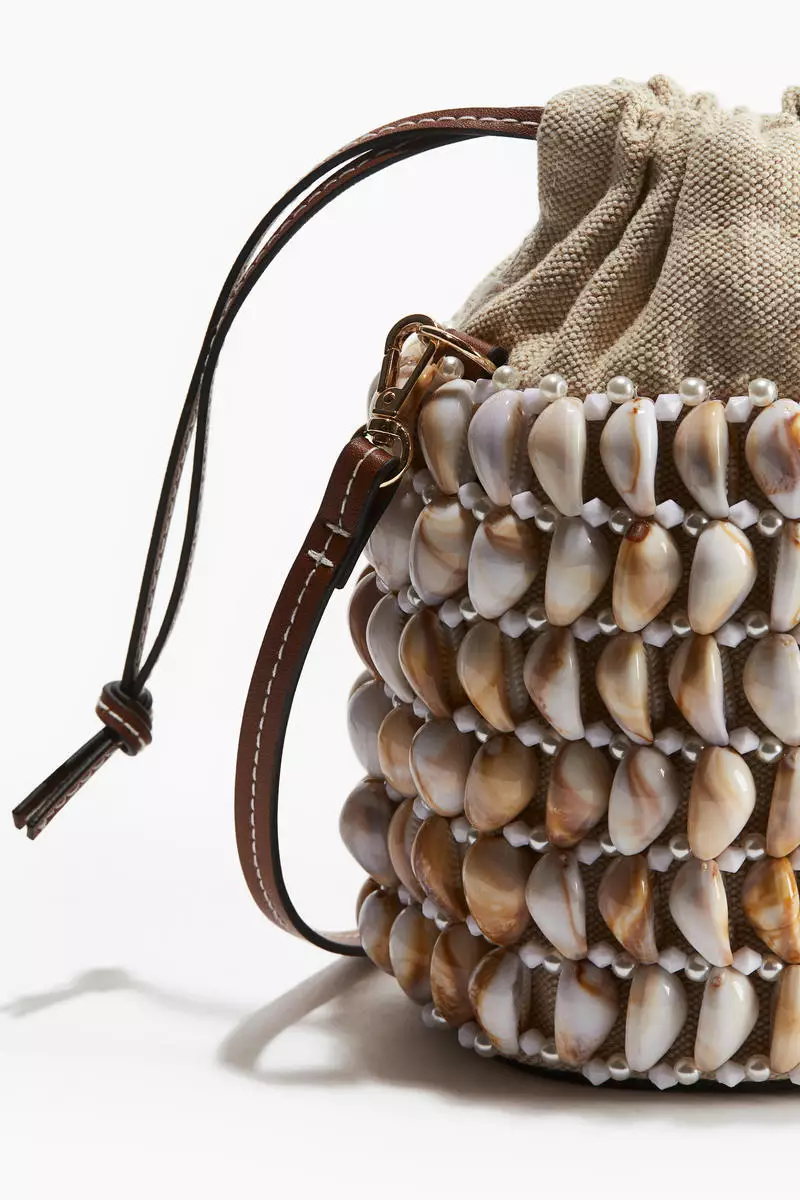 Crossbody bucket bag
