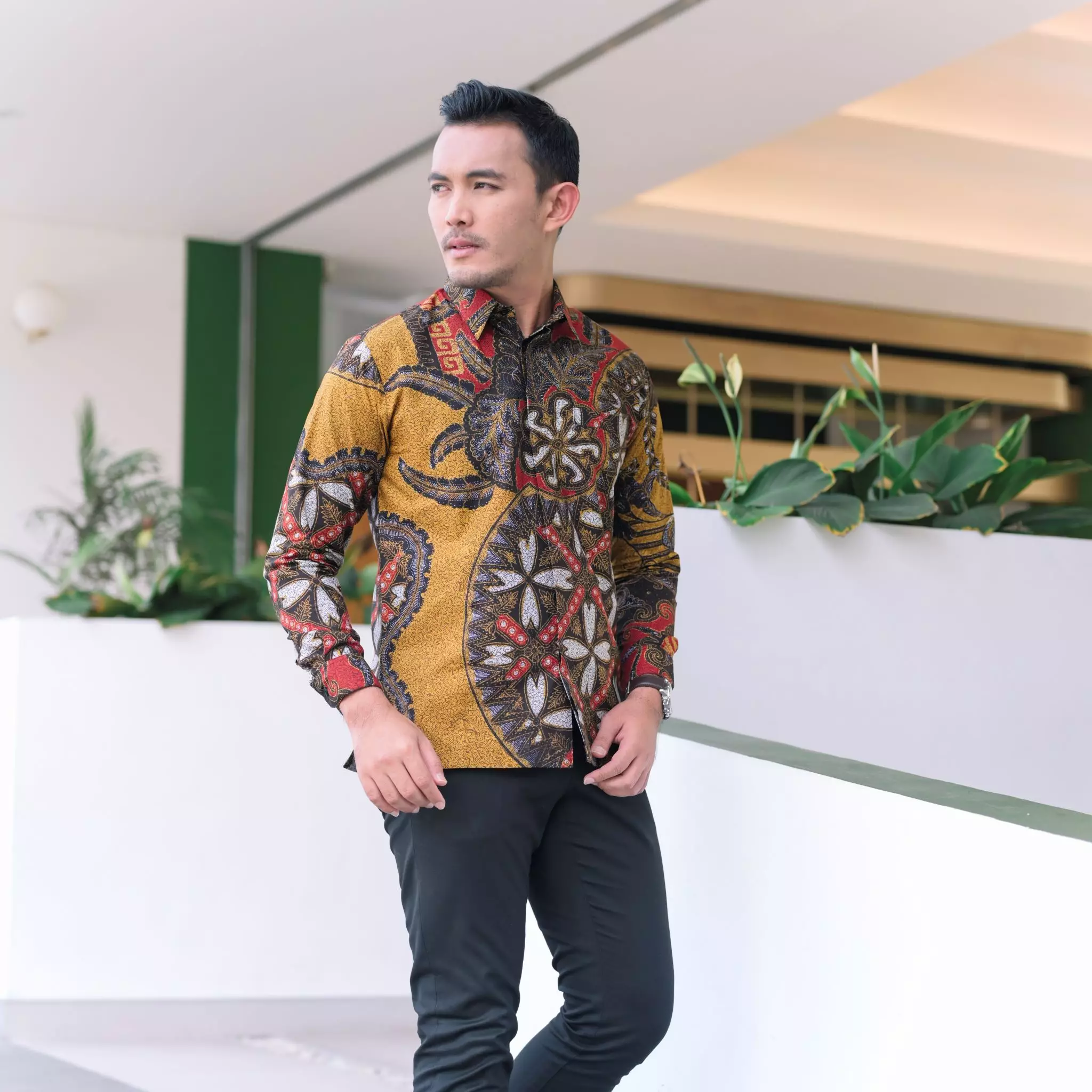 Batik Rizqina Aswin Kemeja Batik Slimfit Pria Lengan panjang