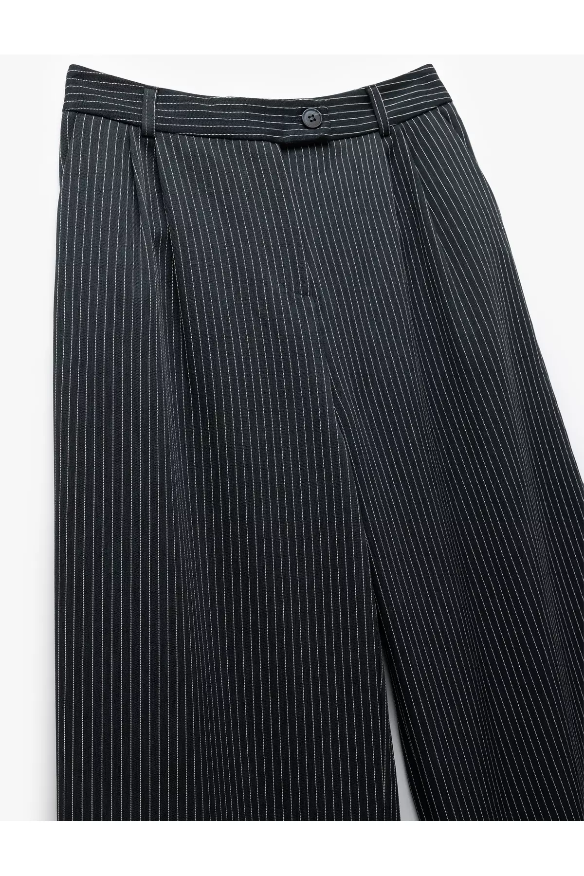Standard Waist Pleat Detailed Pocket Wide Leg Fabric Pants