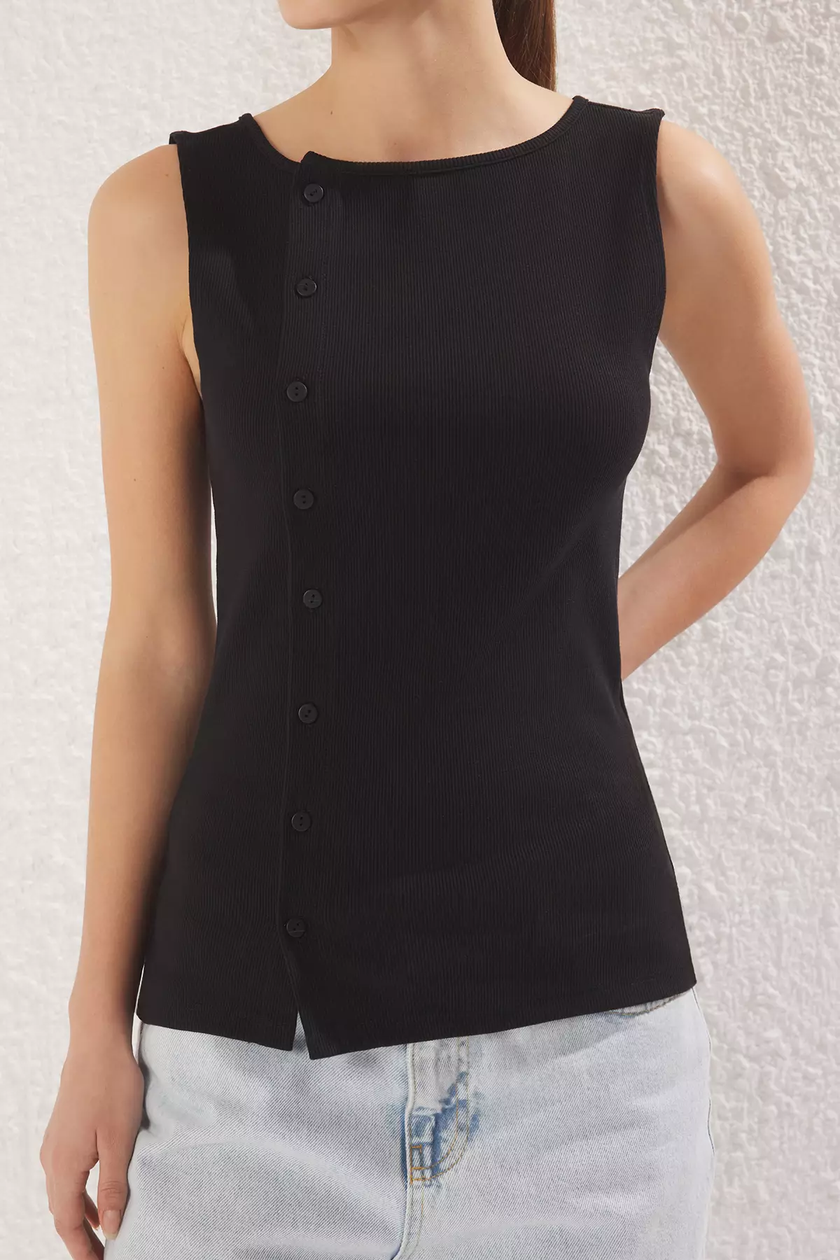 Black Buttoned Asymmetric Fitted/Fits Body Elastic Ribbed Knitted Blouse TWOSS25BZ00394