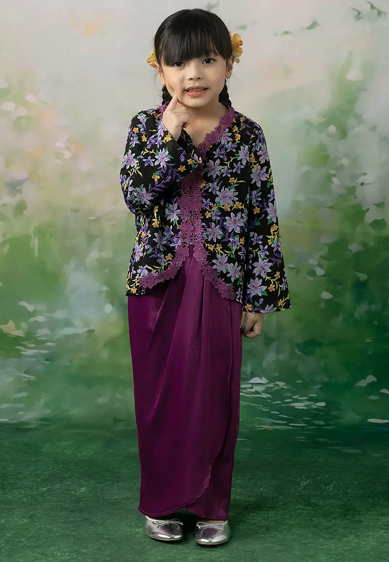 Naqiyah Kebaya Set