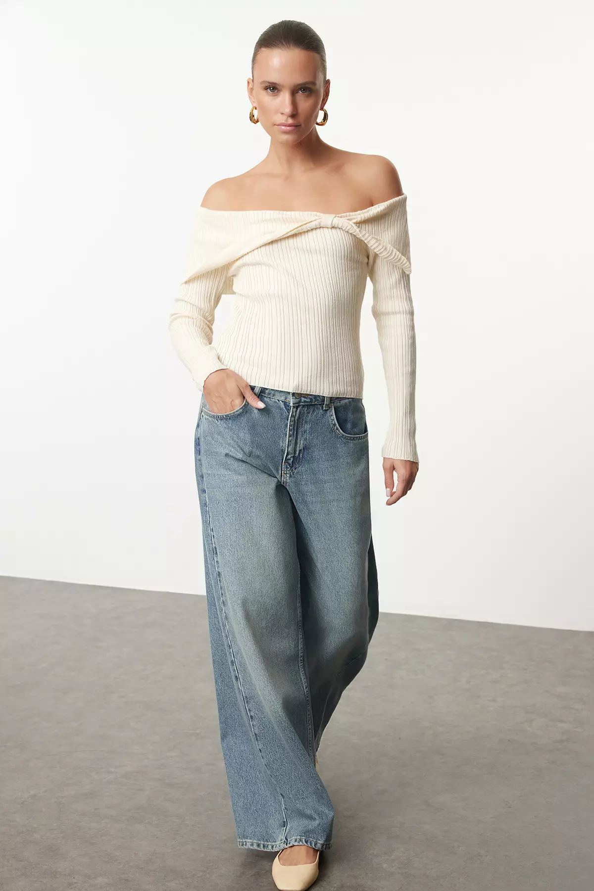 Ecru*001 Carmen Collar Color Block Knitwear Sweater TWOAW25KZ00170