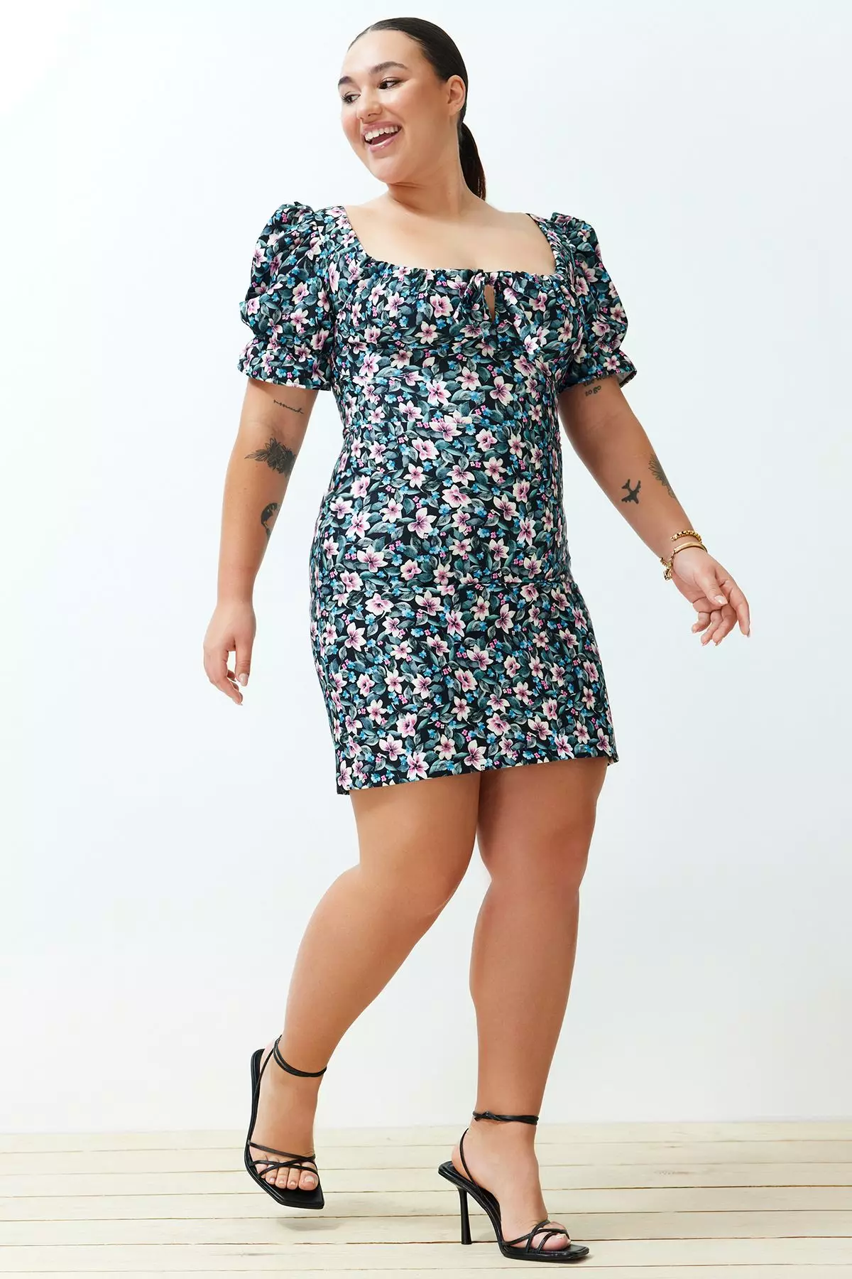 Plus Size Puff Sleeve Dress