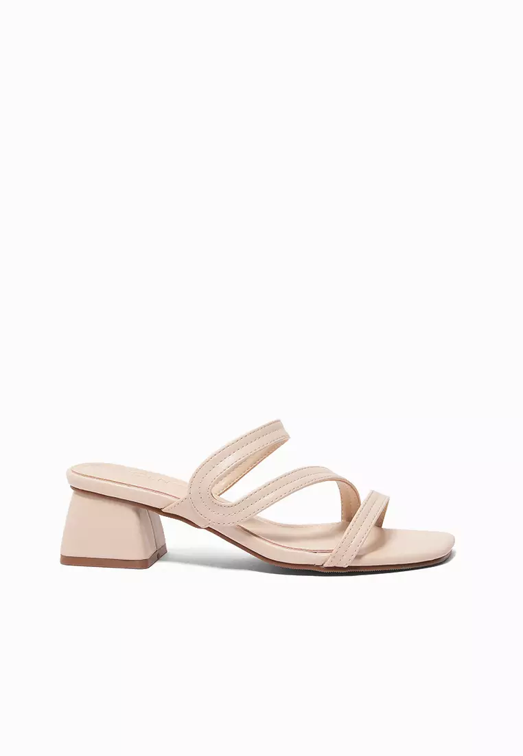 Discount on CLN  shoes - SKU: Lorriane Slide Heels